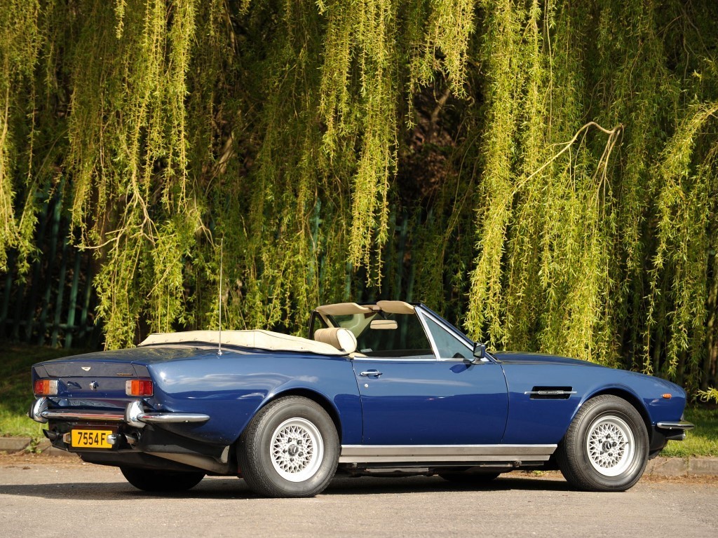 Aston Martin V8 Volante